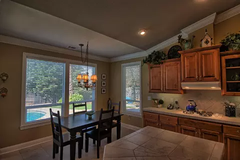 3394 Heritagetown Dr, Redding, CA 96002 photo 5