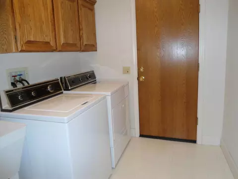 12830 Akrich St, Redding, CA 96003 photo 4