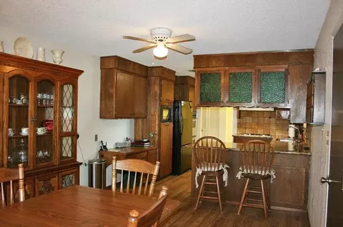 1160 Lorraine Dr, Redding, CA 96002 photo 6