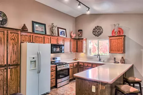 1590 Lavender Way, Redding, CA 96003 photo 8