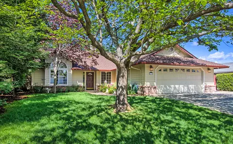 1590 Lavender Way, Redding, CA 96003 photo 1
