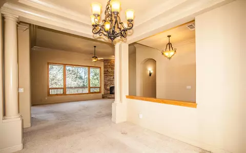 4605 Nantucket Dr, Redding, CA 96001 photo 5