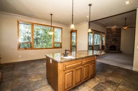 4605 Nantucket Dr, Redding, CA 96001 photo 15