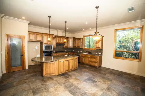 4605 Nantucket Dr, Redding, CA 96001 photo 12