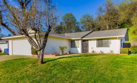 75 Tidmore Ln, Redding, CA 96003 photo 1