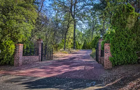 13245 Rhonda Ln, Redding, CA 96003 photo 5