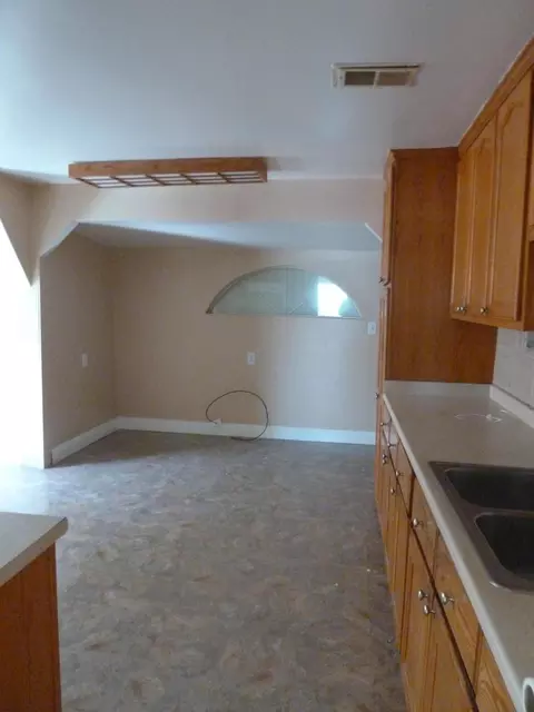 3208 Veda St, Redding, CA 96001 photo 8