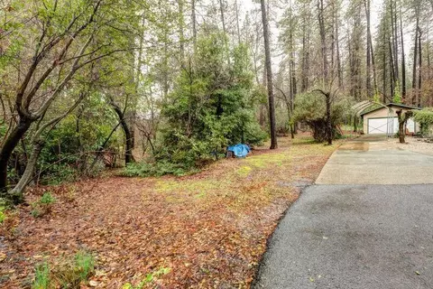 19737 Koala Ln, Redding, CA 96003 photo 3