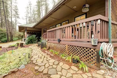 19737 Koala Ln, Redding, CA 96003 photo 4
