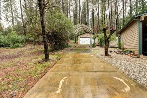 19737 Koala Ln, Redding, CA 96003 photo 6