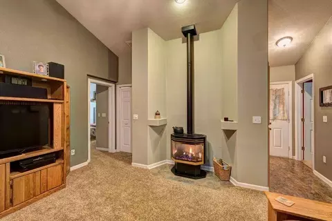 19737 Koala Ln, Redding, CA 96003 photo 16