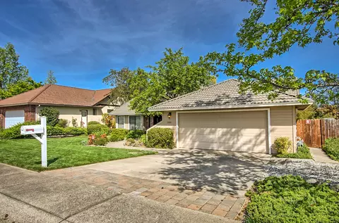 3888 Rushmore Dr, Redding, CA 96001 photo 3