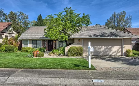 3888 Rushmore Dr, Redding, CA 96001 photo 2