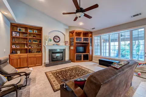 2376 Dream St, Redding, CA 96001 photo 9