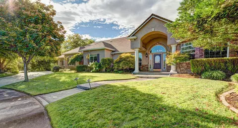 2376 Dream St, Redding, CA 96001 photo 1