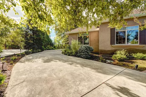 2376 Dream St, Redding, CA 96001 photo 34