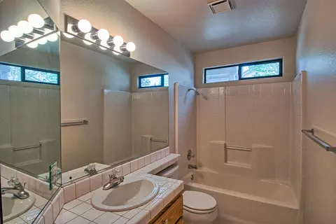 3076 Stonecrest Pl, Redding, CA 96001 photo 10