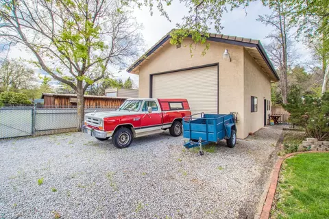 4696 Alta Camino Dr, Redding, CA 96002 photo 2