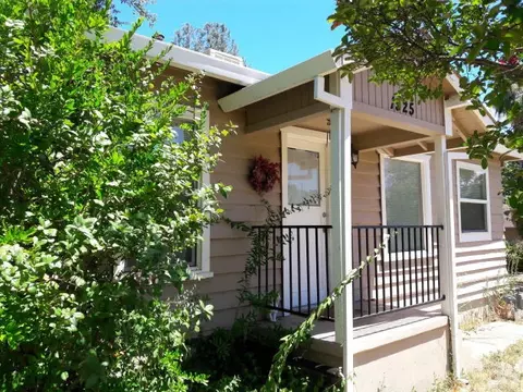 1525 Magnolia Ave, Redding, CA 96001 photo 4