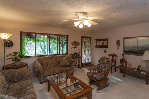 9681 Swasey Dr, Redding, CA 96001 photo 2