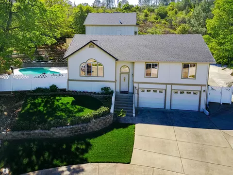 4687 Kenmare Ct, Redding, CA 96001 photo 3