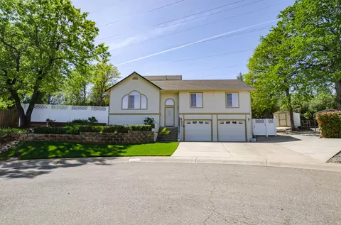 4687 Kenmare Ct, Redding, CA 96001 photo 2