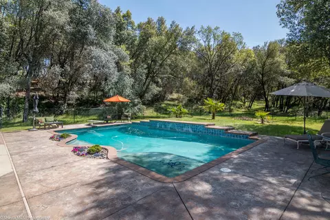 20887 Old 44 Dr, Redding, CA 96003 photo 3