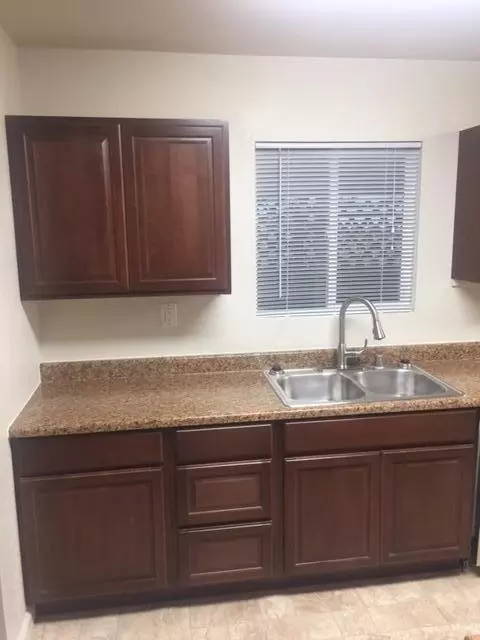 2566 Russell St, Redding, CA 96001 photo 8