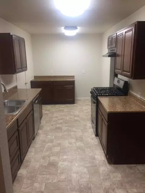 2566 Russell St, Redding, CA 96001 photo 9
