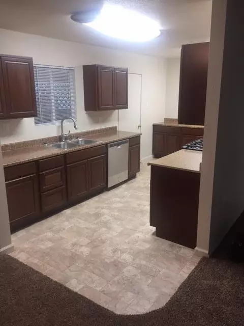 2566 Russell St, Redding, CA 96001 photo 7