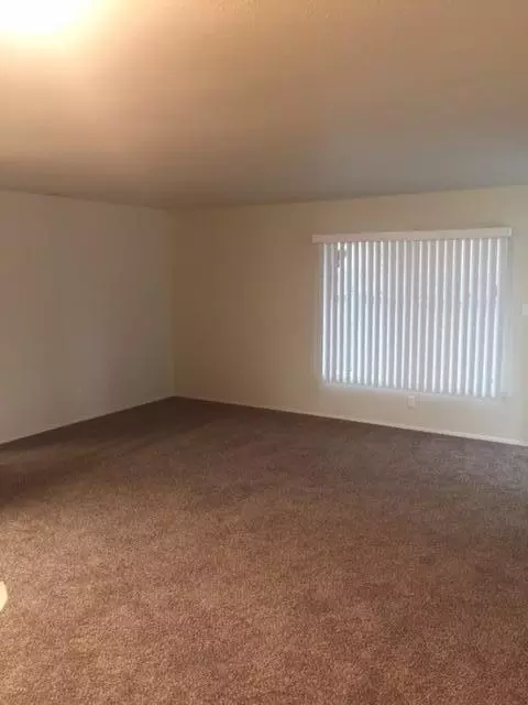 2566 Russell St, Redding, CA 96001 photo 5