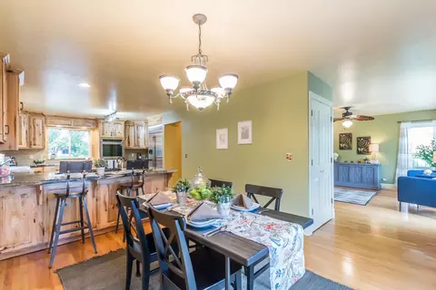 655 Royal Oaks Dr, Redding, CA 96001 photo 12
