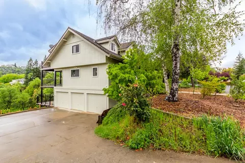 655 Royal Oaks Dr, Redding, CA 96001 photo 37