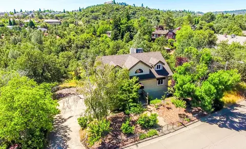 655 Royal Oaks Dr, Redding, CA 96001 photo 2