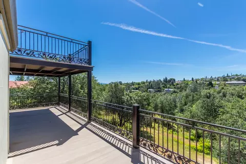 655 Royal Oaks Dr, Redding, CA 96001 photo 45