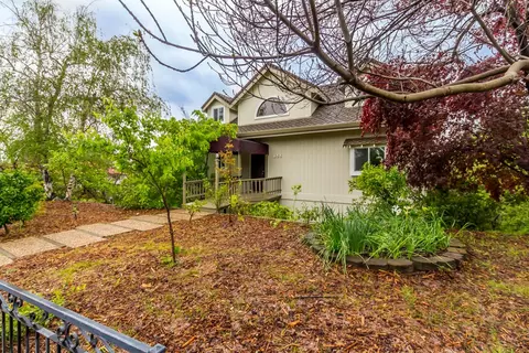 655 Royal Oaks Dr, Redding, CA 96001 photo 35