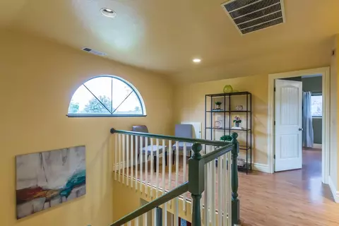 655 Royal Oaks Dr, Redding, CA 96001 photo 22