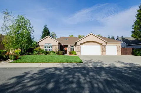 4516 Yellowstone Dr, Redding, CA 96002 photo 1
