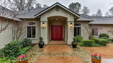 9184 Silver King Rd, Redding, CA 96001 photo 2