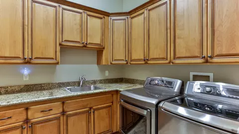 9184 Silver King Rd, Redding, CA 96001 photo 20