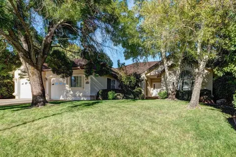 791 Sunriver Ln, Redding, CA 96001 photo 2