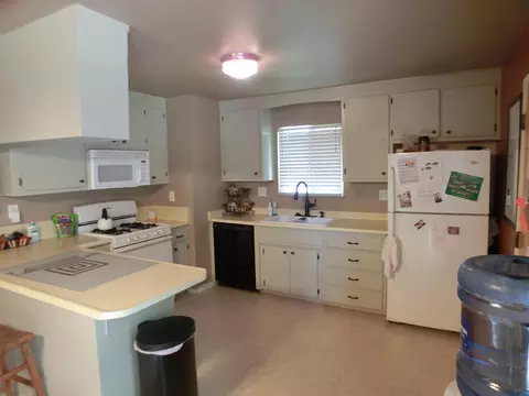 2646 Rainbow, Redding, CA 96002 photo 3