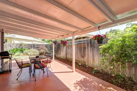 782 South St, Redding, CA 96001 photo 32