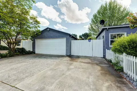 782 South St, Redding, CA 96001 photo 39