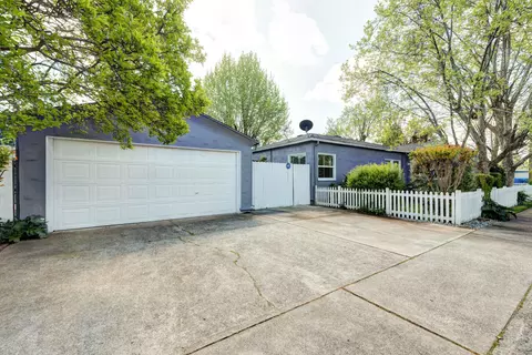 782 South St, Redding, CA 96001 photo 40