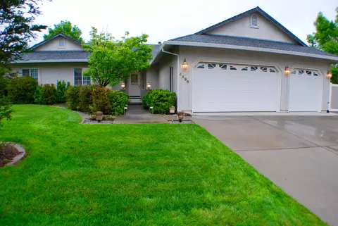 4496 Quinton Dr, Redding, CA 96001 photo 1