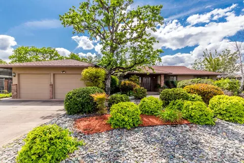 2947 Panorama Dr, Redding, CA 96003 photo 3