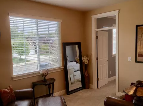 2097 Hedgerow Ave, Redding, CA 96003 photo 23
