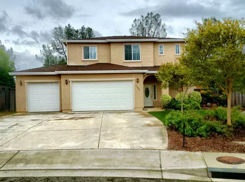 2097 Hedgerow Ave, Redding, CA 96003 photo 1