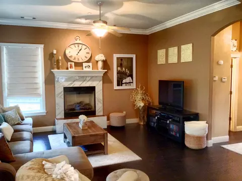 2097 Hedgerow Ave, Redding, CA 96003 photo 10